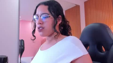 shayra_alina online show from August 16, 4:38 am