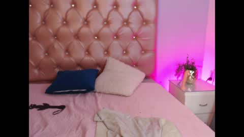 shedevilboobs69 online show from May 27, 2:57 am