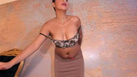 sheeylopez online show from August 5, 7:39 am