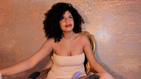 sheeylopez online show from August 14, 5:22 am