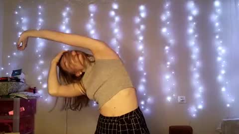 Ashley online show from August 9, 8:43 pm