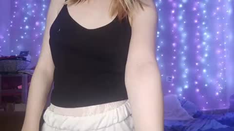 Ashley online show from August 12, 9:06 pm