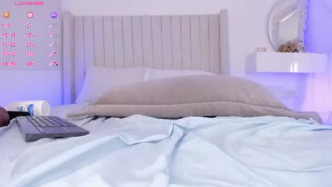 shelynna_azzul online show from August 12, 2:19 pm