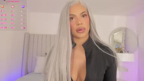 shelynna_azzul online show from August 14, 4:27 am