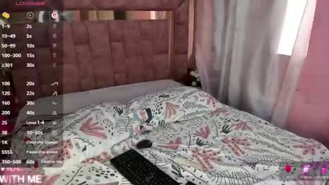 shenielxxx online show from August 3, 12:45 pm