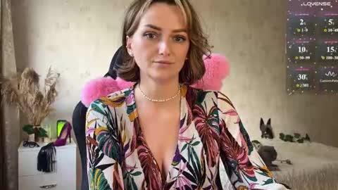 Vanessa online show from August 8, 10:15 am