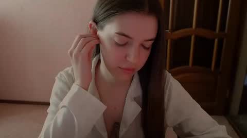 shiraha___rafieru online show from August 7, 6:24 am