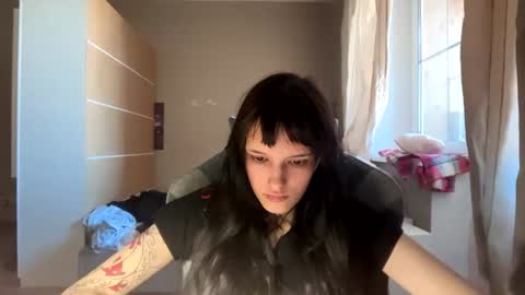 Nana online show from August 9, 2:40 pm