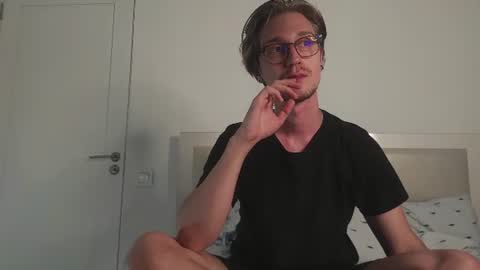 Matthew online show from August 4, 4:37 pm