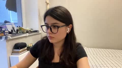 Marie online show from August 3, 3:30 pm