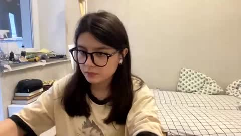 Marie online show from August 6, 3:00 pm