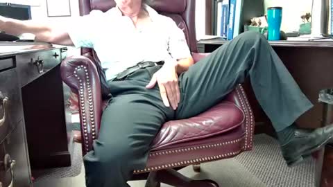 nikolas send dm for an appointment online show from August 6, 5:45 pm