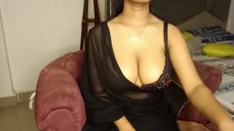 shreya_07 online show from August 14, 3:04 pm