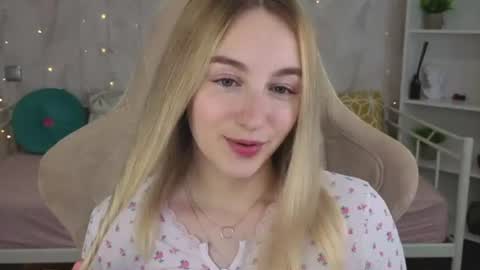 Polly online show from August 13, 4:59 am