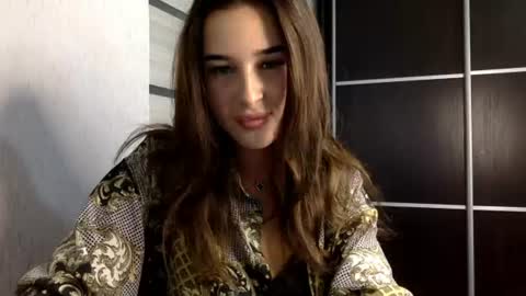 shy_but_curious_ online show from August 11, 1:57 pm
