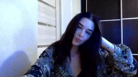 shy_but_curious_ online show from August 11, 3:03 pm