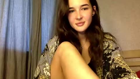shy_but_curious_ online show from August 13, 3:59 pm