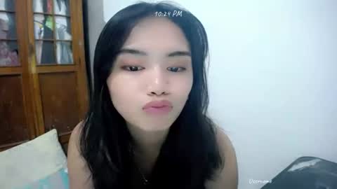 shy_innocent_girl online show from June 28, 2:20 pm
