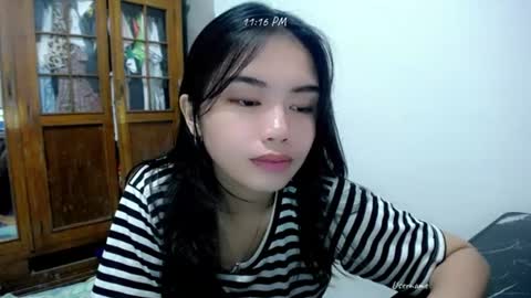 shy_innocent_girl online show from July 5, 3:15 pm