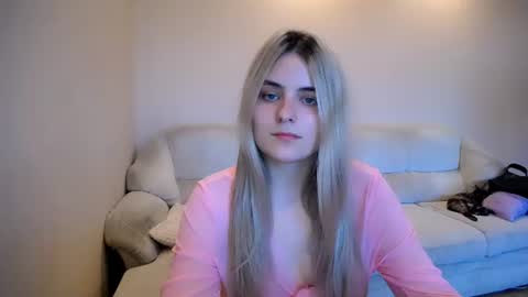 shy_sabrina_ online show from August 10, 3:46 pm