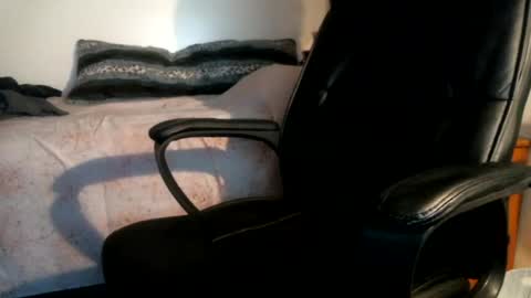shyboyhugecum2020 online show from July 21, 3:43 am