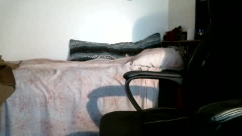 shyboyhugecum2020 online show from July 27, 4:18 am