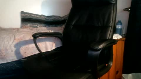 shyboyhugecum2020 online show from July 30, 2:52 am