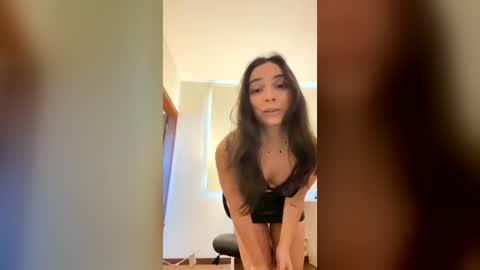 shylatinalove online show from July 8, 2:32 pm