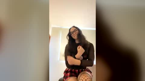 shylatinalove online show from July 27, 2:00 pm