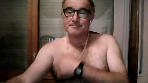 shymmy10 online show from August 6, 5:28 am