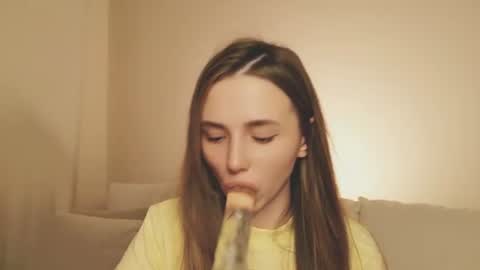 Mary online show from June 19, 10:32 pm