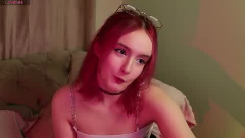 sidney_blair online show from September 4, 5:28 pm
