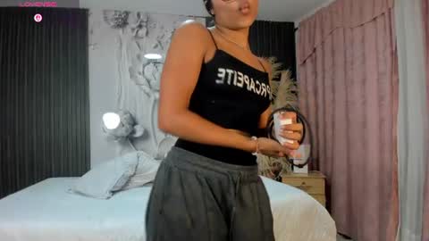 sidney_brownn online show from August 8, 2:55 am