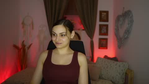 Sidney Sweety online show from August 3, 9:33 pm