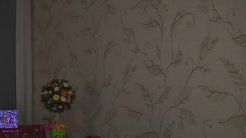 Elizabeth online show from August 13, 4:04 am