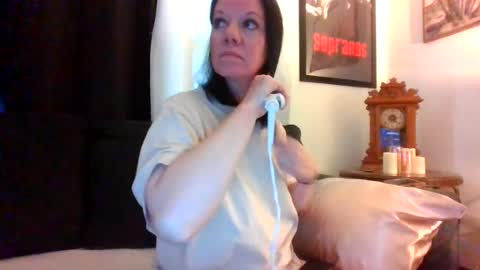 MiaaNarco online show from August 4, 5:32 pm