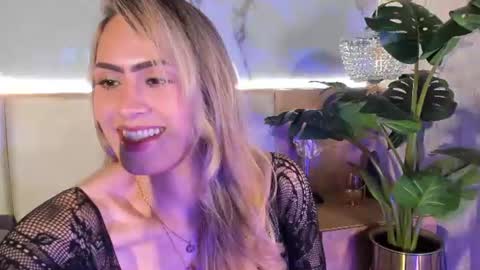 sienna belluccii online show from August 6, 1:32 pm