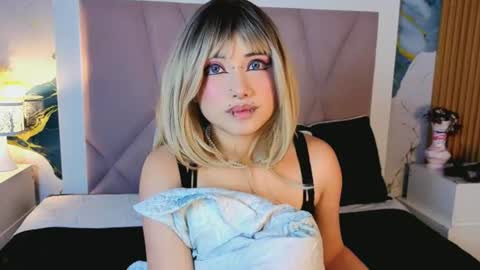 Sienna Desieree online show from August 7, 9:15 pm