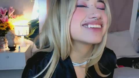 Sienna Desieree online show from August 8, 2:55 am