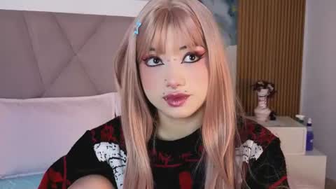 Sienna Desieree online show from August 15, 1:37 pm