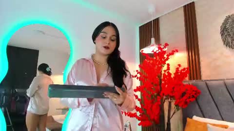 Sienna online show from August 7, 8:42 pm