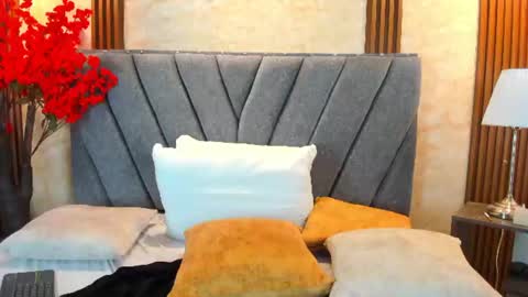 Sienna online show from August 9, 11:50 pm