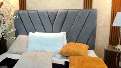 Sienna online show from August 12, 9:06 pm