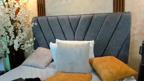 Sienna online show from August 15, 12:25 am