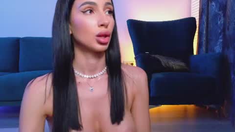 Sienna online show from July 23, 2:25 am