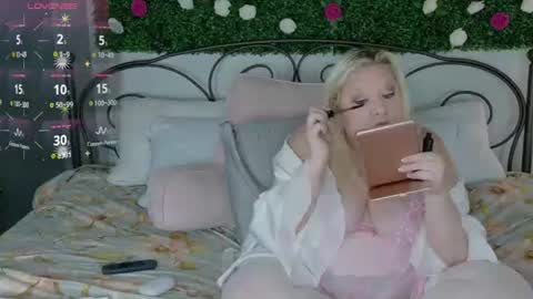 Sienna Luxx online show from August 14, 12:36 am