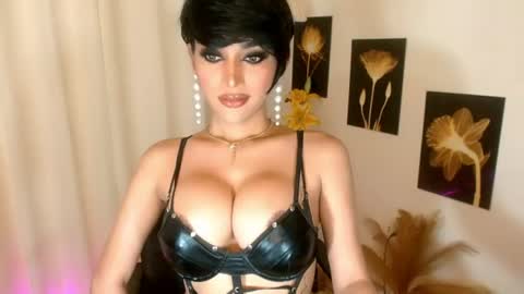 MISS YSABELLE online show from July 24, 9:34 am
