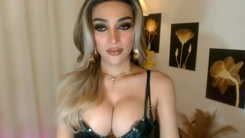 MISS YSABELLE online show from July 24, 12:19 pm