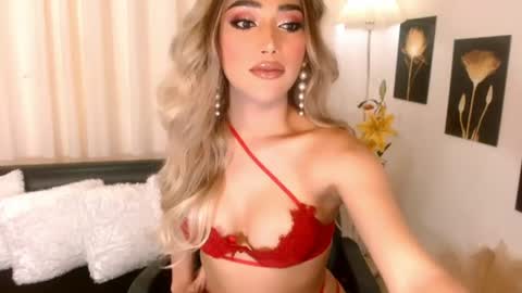 MISS YSABELLE online show from August 6, 8:46 am