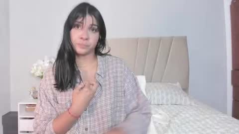 siirena online show from August 3, 9:44 pm